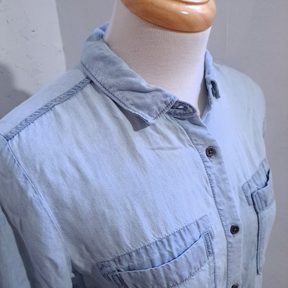 RW&CO | Light blue casual button up long sleeved shirt - Picture 3 of 9